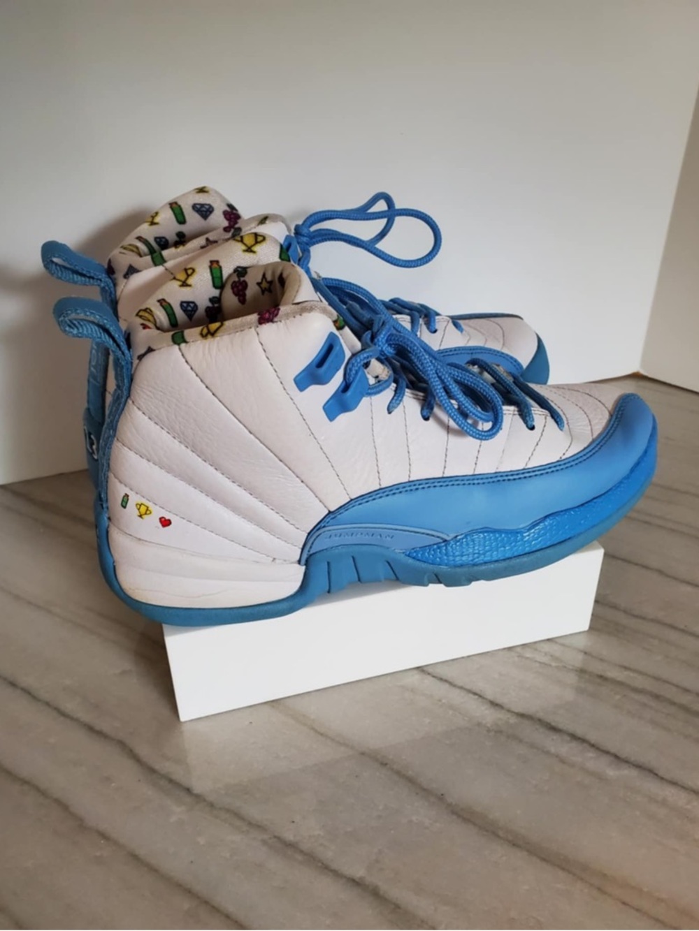 Nike Air Jordan 12 Retro DQ4365-114 Blue White GS Shoes Size 6Y 'Emoji' - Picture 8 of 12